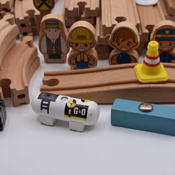 Lot of over 60TRACK LOT Curves Ramps Straights Ascending Wooden Railway… - Picture 10 of 11